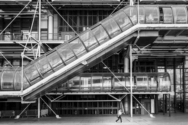 Walk in front of Beaubourg